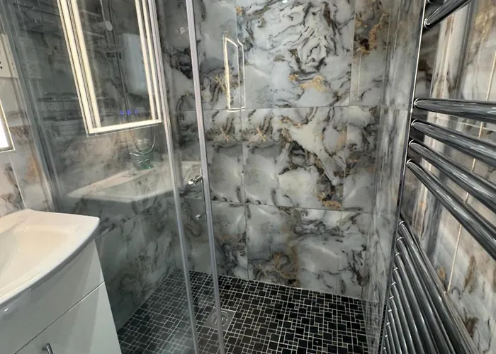 Royal Noor Escape * Leeds (West Yorkshire)