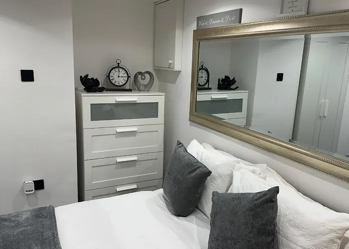 Royal Noor Escape * Leeds (West Yorkshire)